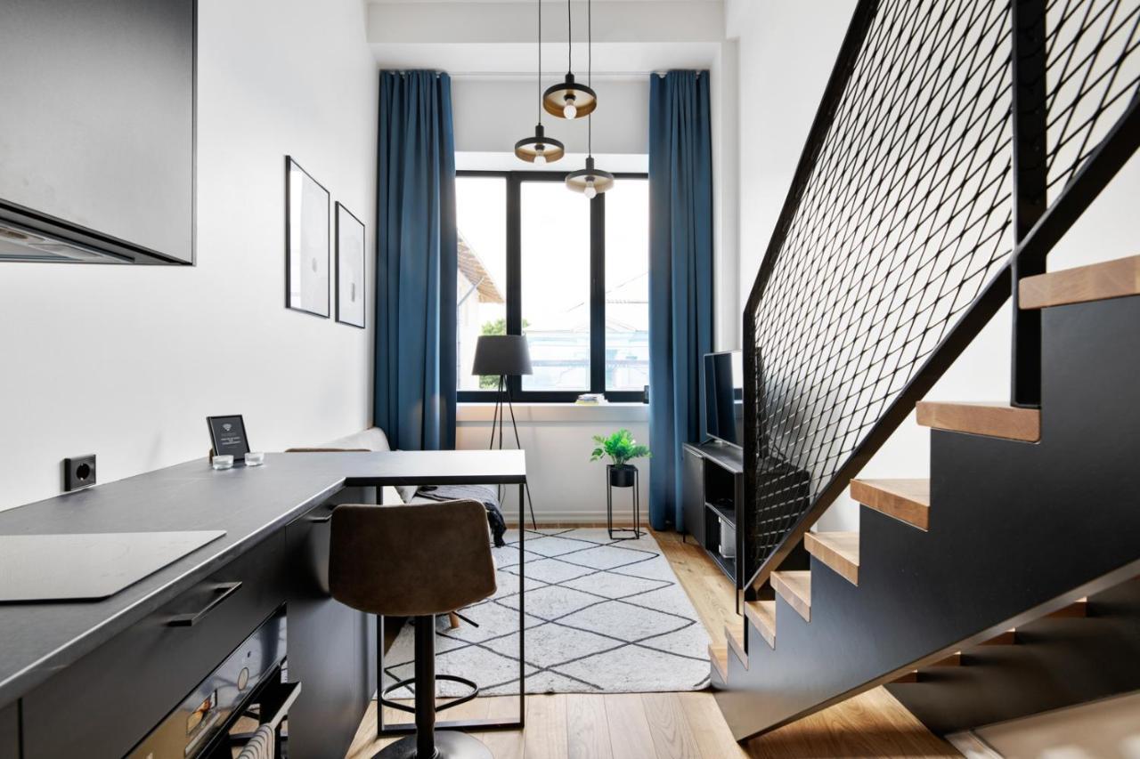 Bob W Duo Lofts *